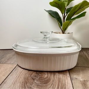 Vintage Corningware F-12-B 1.8 Liter Casserole Ovenware Dish w/ Clear Glass Lid